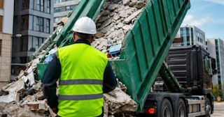 Вывоз строительного мусора в Губкине: услуги лицензированной компании — ПроМусор